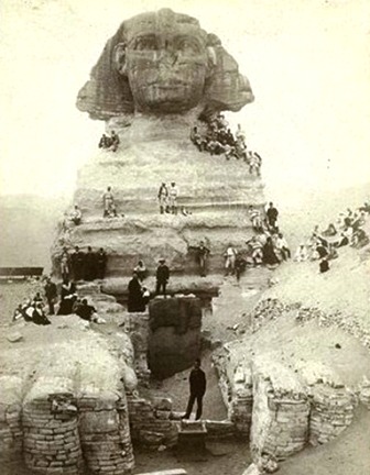 Billy Earle and the other members of the world tour 