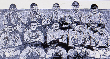 Arlie Latham, front row center, with army team in London, 1918
