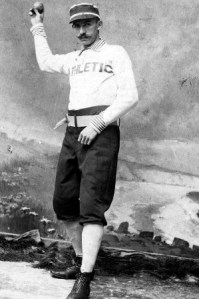Gus Weyhing started for Philadelphia.