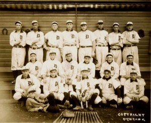 1909 Tigers. O'Leary is far right, bottom row. Jennings is at center of bottom row holding dog.